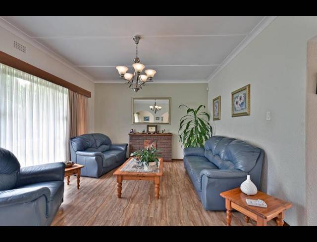 3 BEDROOM HOUSE FOR SALE IN BRACKENHURST